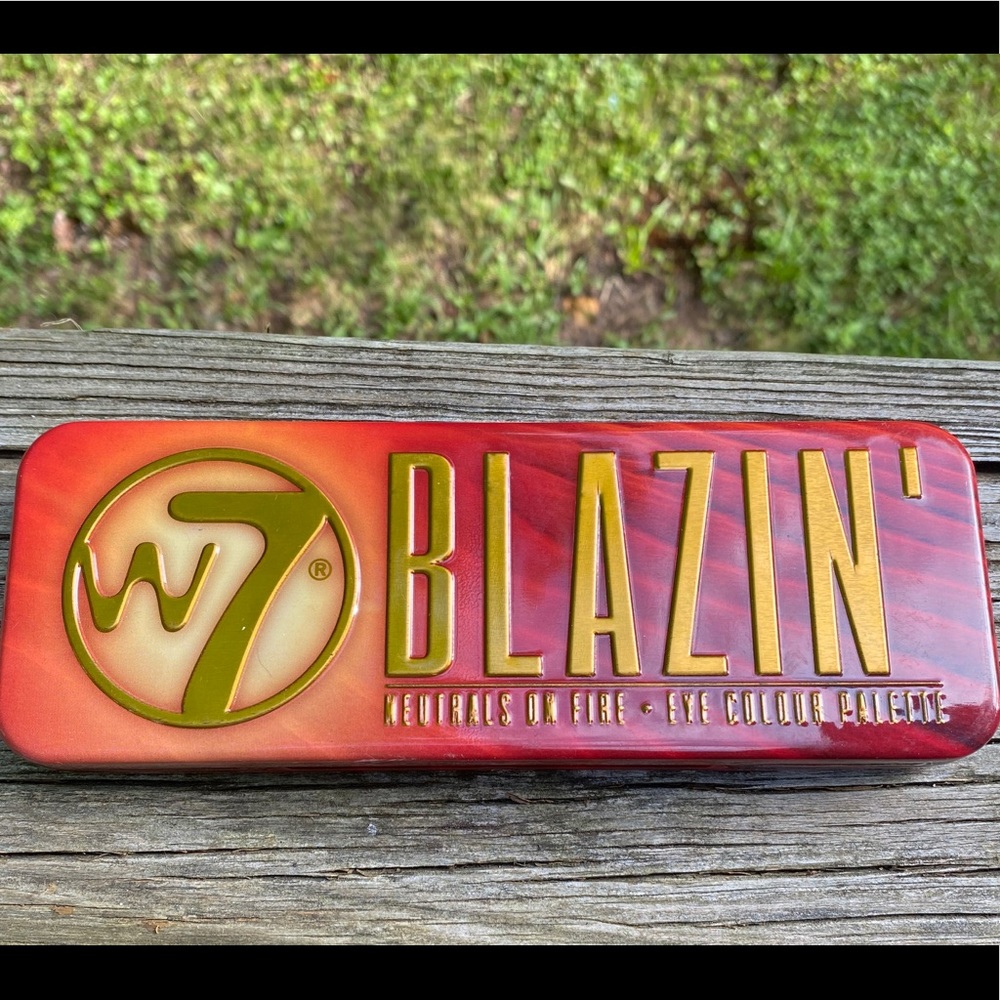 W7 BLAZIN’ Eyeshadow Palette